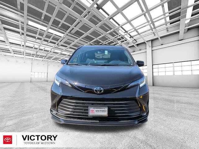 Used 2026 Toyota Sienna XLE Woodland Edition AWD/4WD image 10