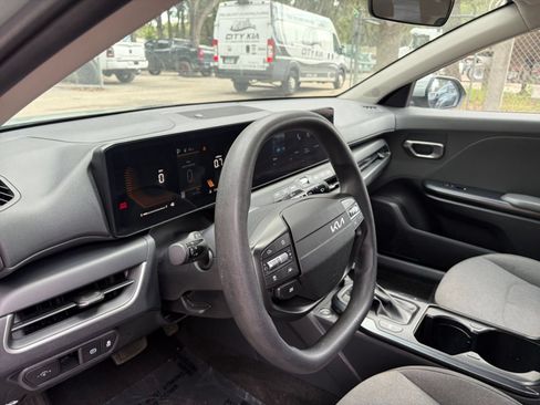 Used 2025 Kia K4 FWD image 33