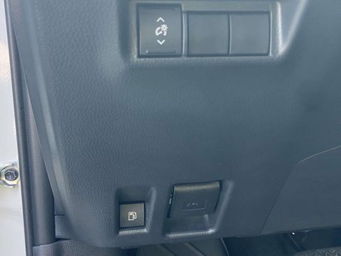 Used 2026 Toyota RAV4 LE AWD/4WD image 19