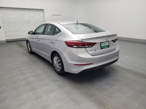 Used 2017 Hyundai Elantra SE image 5