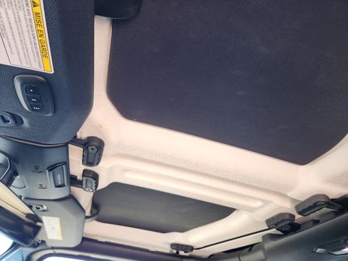 Used 2018 Jeep Wrangler Unlimited Sahara image 28