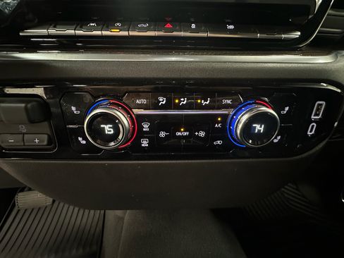 Certified 2025 GMC Sierra 1500 Elevation AWD/4WD image 32