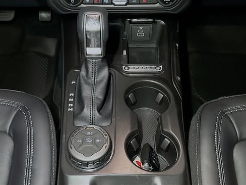 New 2026 Ford Bronco Outer Banks AWD/4WD image 12