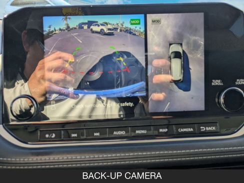 Used 2021 Nissan Rogue SL w/ Premium Package image 18