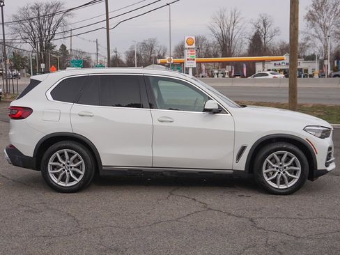 Used 2022 BMW X5 xDrive40i w/ Parking Assistance Package image 17