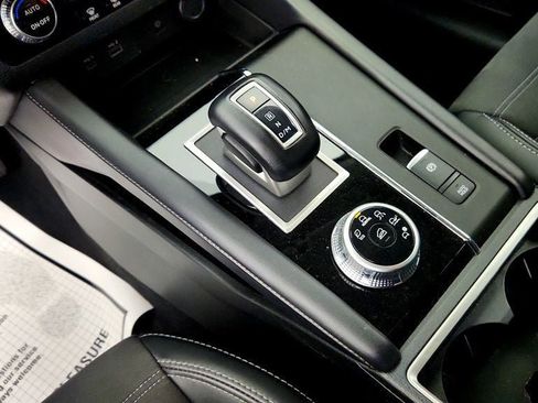 Used 2024 Mitsubishi Outlander SE Black Edition FWD image 16