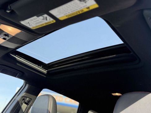 Used 2022 Mitsubishi Outlander LE image 17