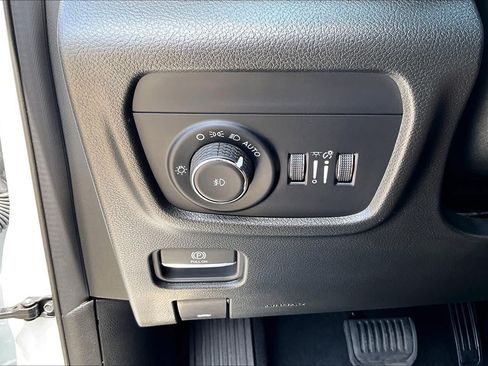 Used 2025 Jeep Grand Cherokee L Summit AWD/4WD image 34
