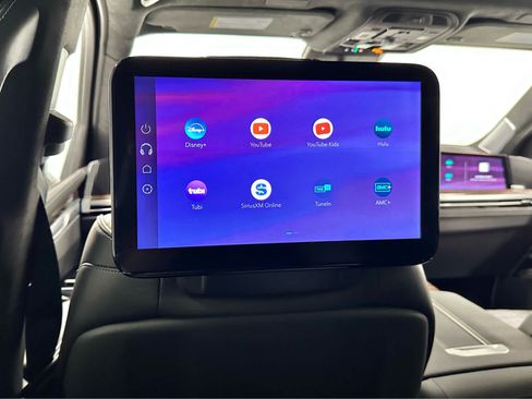 Used 2026 Cadillac Escalade Platinum Sport w/ LPO, ONYX Package AWD/4WD image 47
