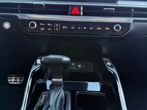 Used 2025 Kia Sorento SX Prestige w/ Olive Brown Leather Package image 28