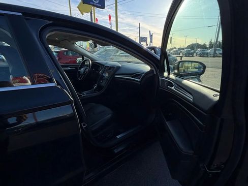 Used 2016 Ford Fusion Titanium image 14
