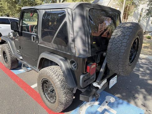 Used 2004 Jeep Wrangler 4WD image 3