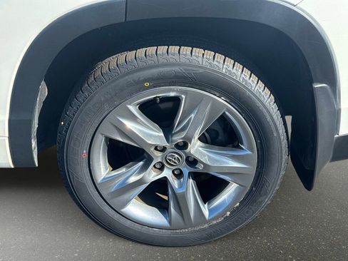 Used 2019 Toyota Highlander Limited image 10