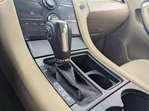 Used 2018 Ford Taurus SEL w/ Equipment Group 201A image 11