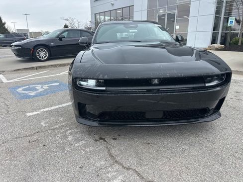 New 2025 Dodge Charger R/T w/ Quick Order Package 25M R/T image 9