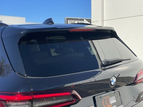 Used 2021 BMW X5 xDrive40i w/ M Sport Package image 32