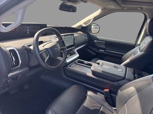 Certified 2025 Ford Expedition Max Platinum AWD/4WD image 3