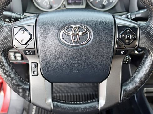 Used 2017 Toyota Tacoma TRD Off-Road AWD/4WD image 21