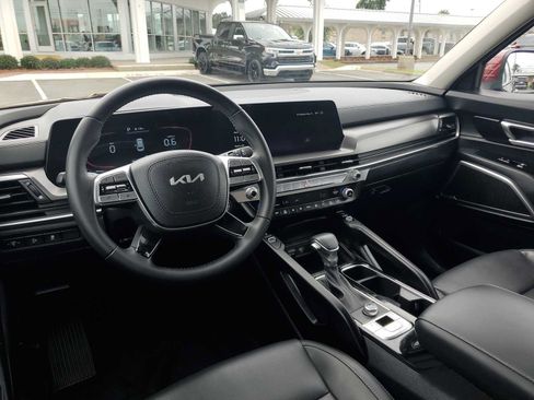 Used 2024 Kia Telluride S w/ S Sunroof Package FWD image 23