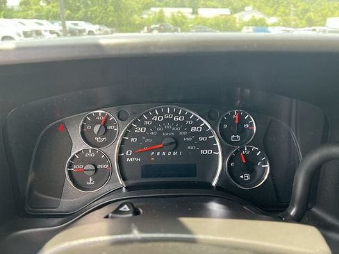 Used 2016 Chevrolet Express 3500 RWD image 12