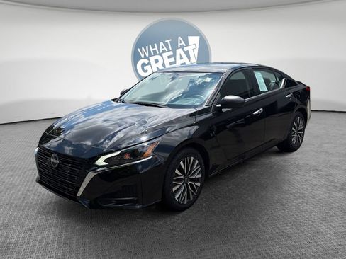 Used 2025 Nissan Altima 2.5 SV FWD image 8