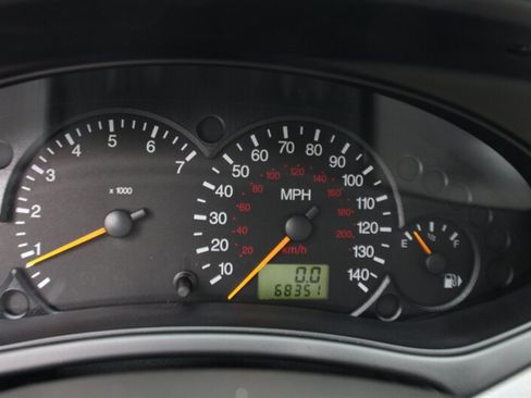 Used 2004 Ford Focus ZX5 Hatchback FWD image 7