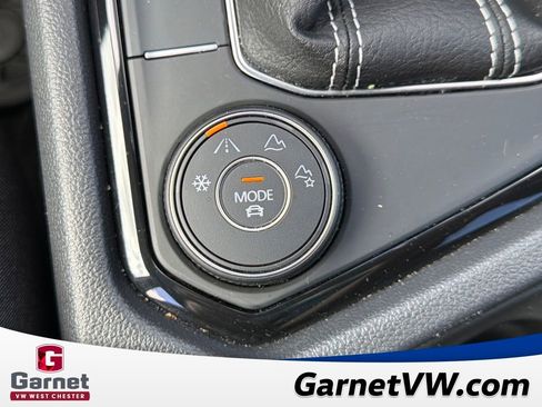 Used 2024 Volkswagen Taos SE image 40