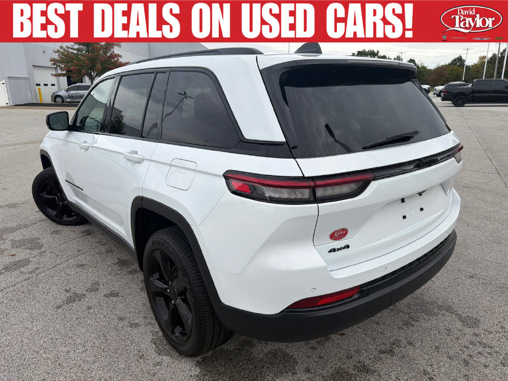 Used 2025 Jeep Grand Cherokee Altitude w/ Trailer Tow Package AWD/4WD image 6