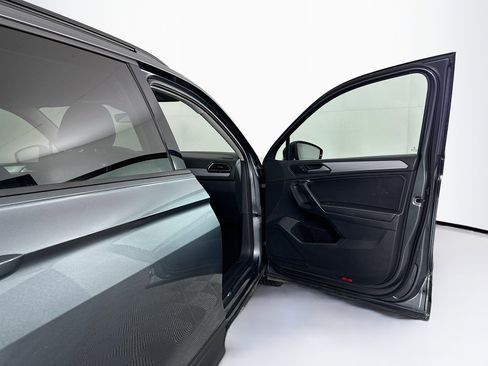 Used 2024 Volkswagen Tiguan S image 31