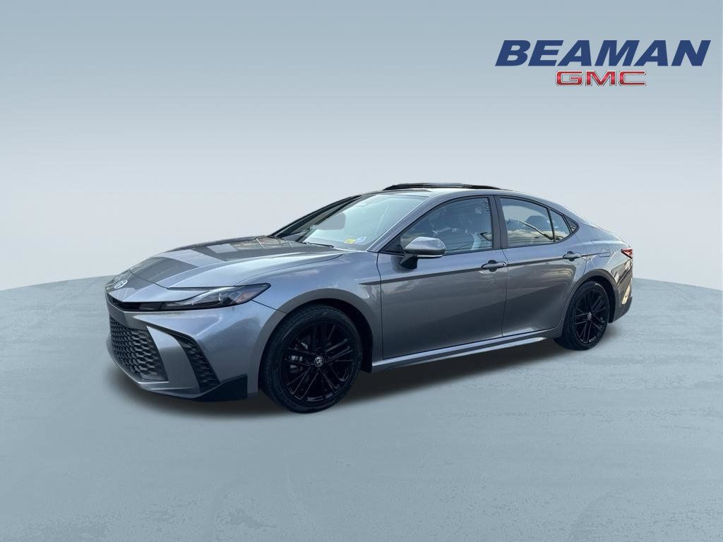 Used 2025 Toyota Camry SE FWD image 3