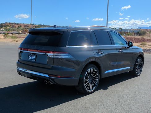 Used 2023 Lincoln Aviator Black Label w/ Dynamic Handling Package AWD/4WD image 3