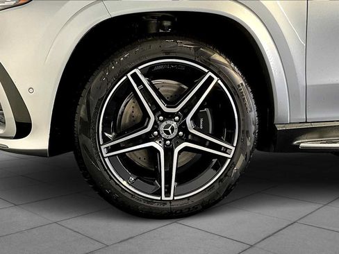 New 2026 Mercedes-Benz GLS 450 4MATIC image 17