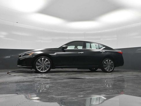 Used 2023 Nissan Altima 2.5 SL AWD/4WD image 21