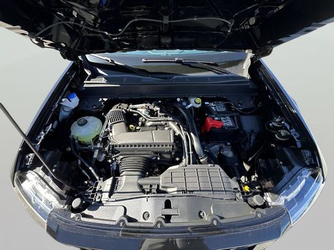 New 2025 Ford Maverick Lariat w/ Black Appearance Package image 18