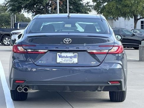 Used 2026 Toyota Camry SE FWD image 5