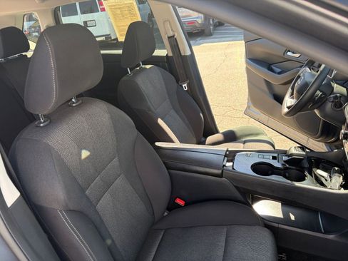 Used 2025 Nissan Rogue SV image 29