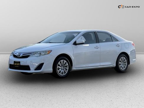 Used 2012 Toyota Camry LE image 17