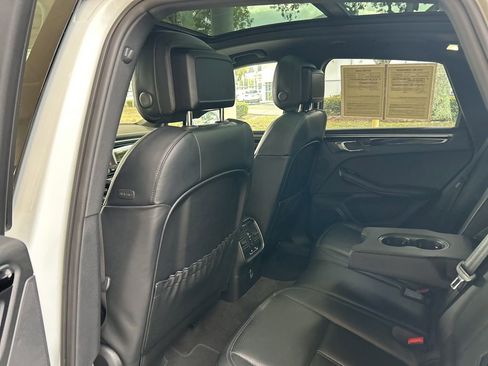 Used 2024 Porsche Macan image 36