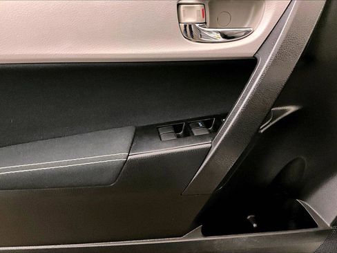 Used 2015 Toyota Corolla LE image 22