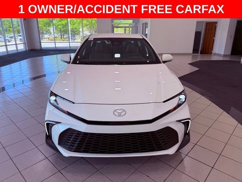 Used 2025 Toyota Camry SE w/ Convenience Package image 2