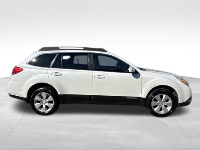 Used 2010 Subaru Outback 2.5i Premium AWD/4WD image 8