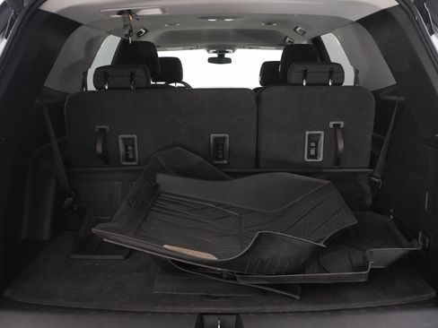 Used 2018 Chevrolet Traverse LT w/ LPO, Floor Liner Package AWD/4WD image 18