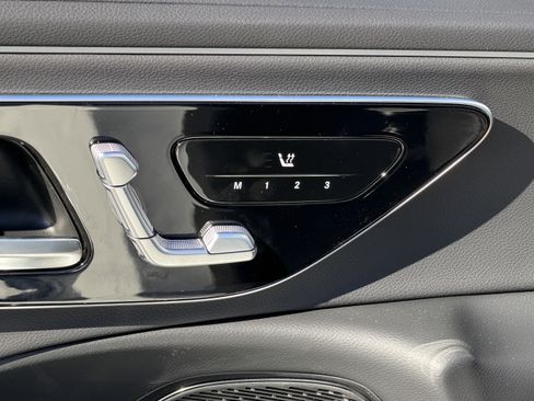 New 2026 Mercedes-Benz E 350 4MATIC Sedan image 17