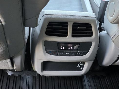 Used 2022 Honda Pilot Special Edition image 11