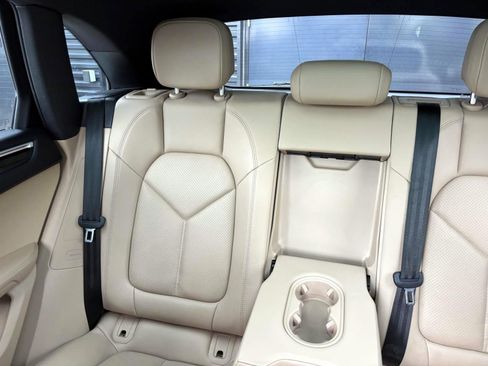 Certified 2020 Porsche Macan AWD/4WD image 38