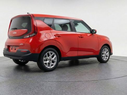 Used 2025 Kia Soul LX w/ LX Technology Package image 9