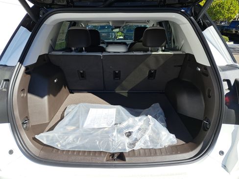 New 2026 GMC Terrain Denali w/ LPO, Black Badging Package image 9