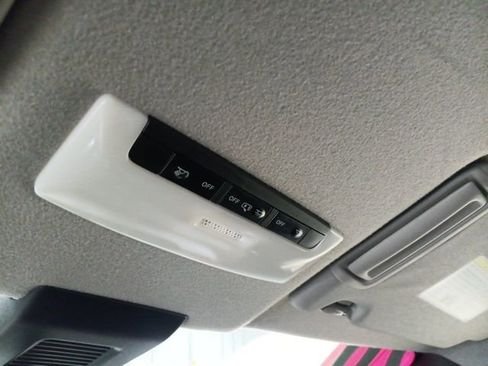 Used 2020 Nissan Kicks SV image 25