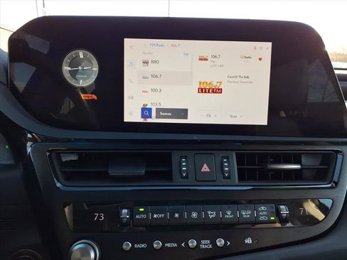 Used 2023 Lexus ES 350 w/ Premium Package image 18