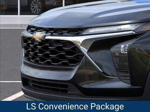 New 2026 Chevrolet Trax LS w/ LS Convenience Package FWD image 15
